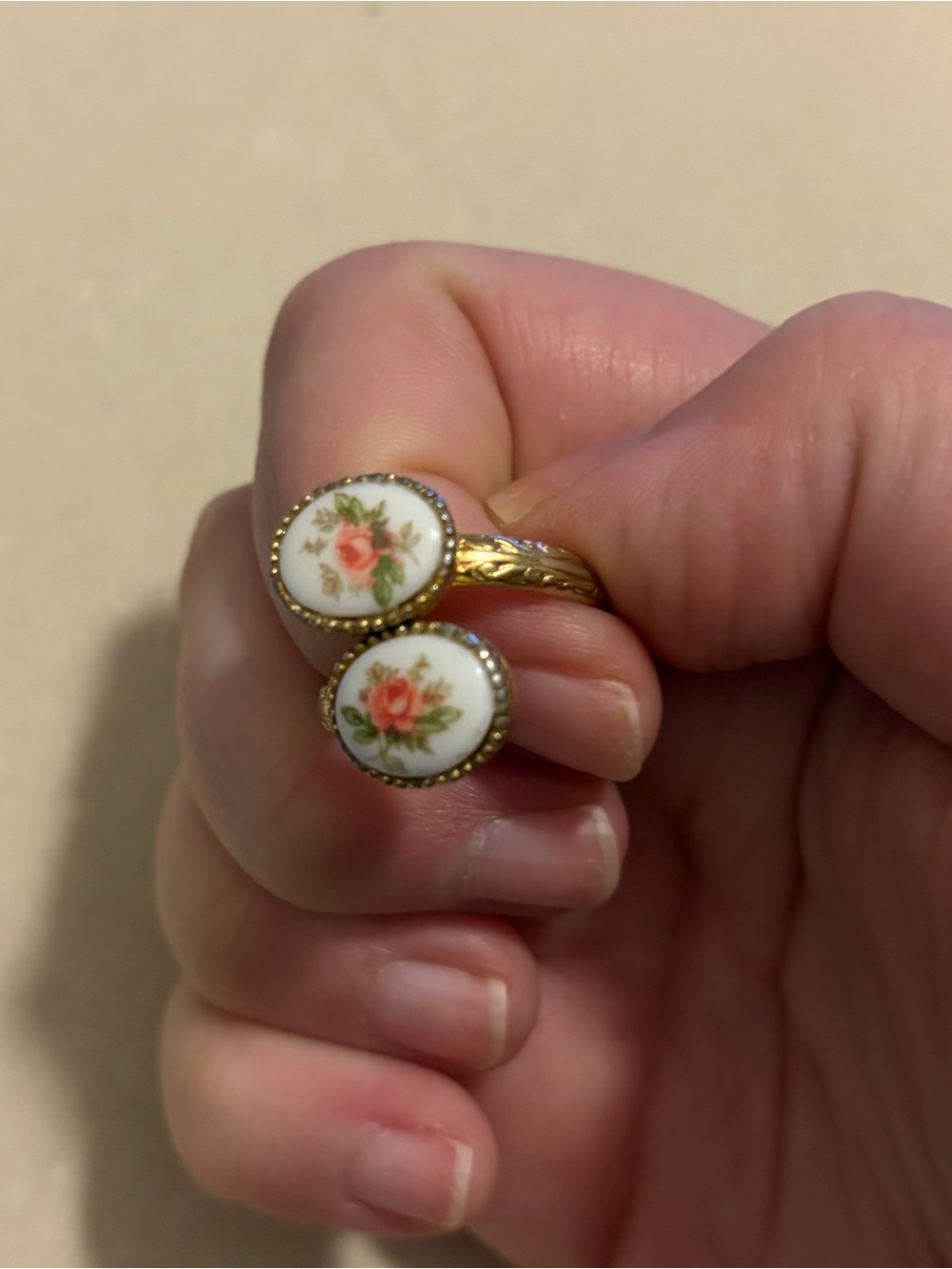 Vintage Sarah Coventry Sweet Briar Porcelain Rose Ring Adjustable- Cottagecore - Picture 7 of 9